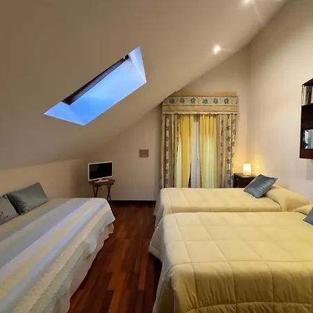 Holibai, Axouxere, Casa Con Preciosa Zona Verde, Barbacoa, Cerca Del Mar, Galicia, Nigran *