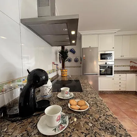 Villa Holibai, Axouxere, Casa Con Preciosa Zona Verde, Barbacoa, Cerca Del Mar, Galicia, Nigran