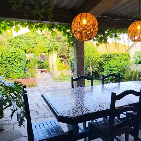 Holibai, Axouxere, Casa Con Preciosa Zona Verde, Barbacoa, Cerca Del Mar, Galicia, Nigran
