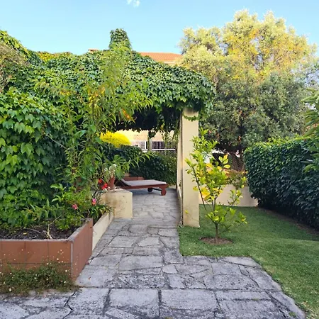 Holibai, Axouxere, Casa Con Preciosa Zona Verde, Barbacoa, Cerca Del Mar, Galicia, Nigran *